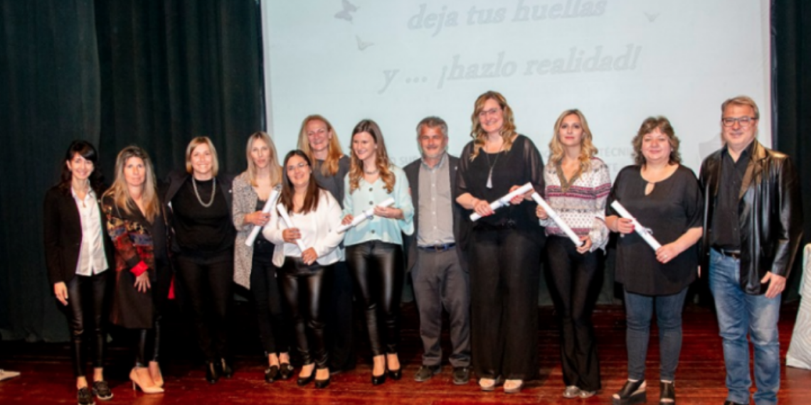 32 nuevos profesionales se graduaron en nuestro distrito (Fotos y listado de los egresados)