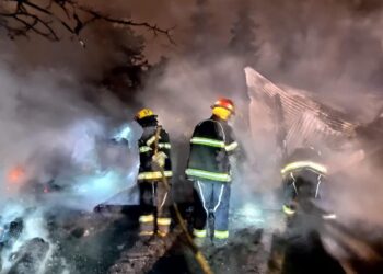 Se incendió una cabaña en Sierra de la Ventana (fotos)
