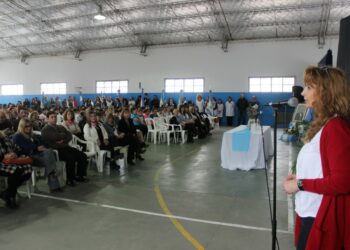 Emotivo acto por el Día del Maestro (fotos y próximamente videos)