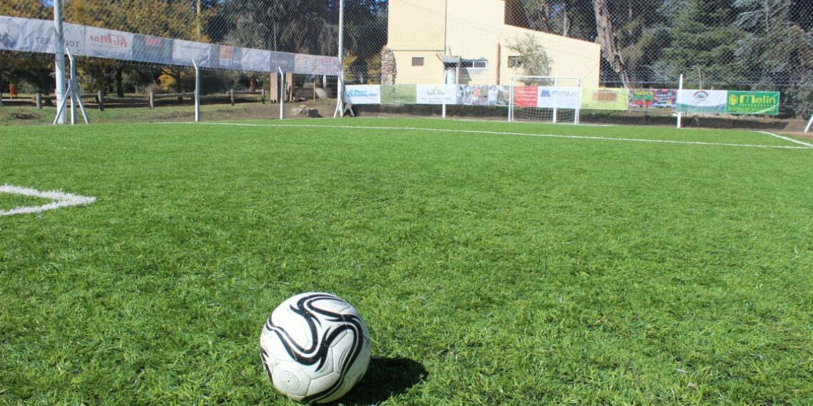 Inauguran oficialmente la cancha de césped sintético de Villa Ventana (videoentrevistas)