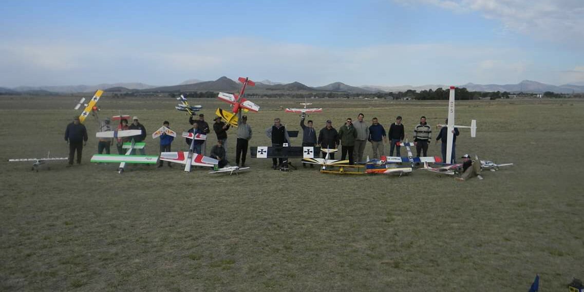 Aeromodelistas de Tornquist invitan a la gente a sumarse a la actividad (Video)