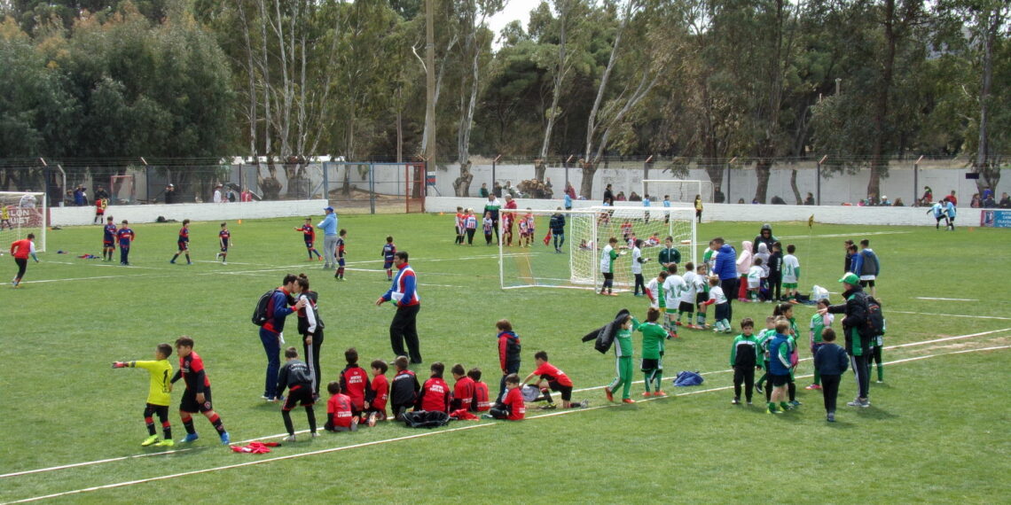 Automoto realizó el exitoso “Encuentro Regional de Escuelitas de Fútbol” (33 Fotos)