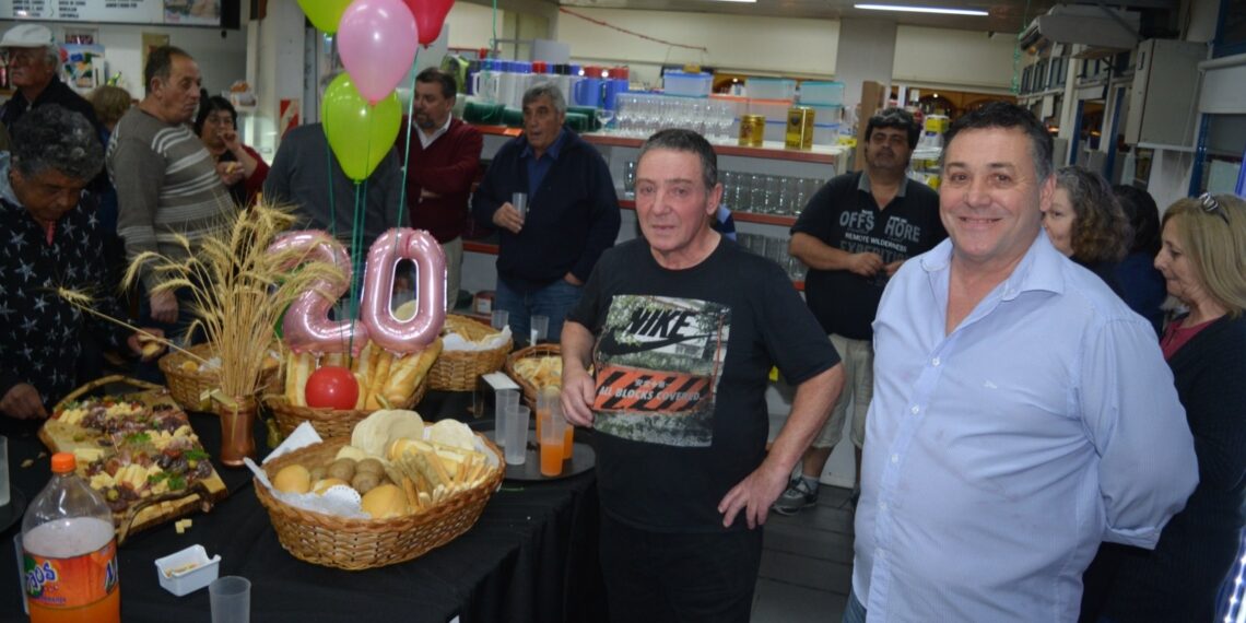 Festejos por el 20° aniversario del sector de panadería de Supermercados El Porvenir (Notas)