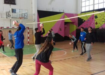 Se realizó una importante jornada de capacitación sobre mini-voley (Videos)