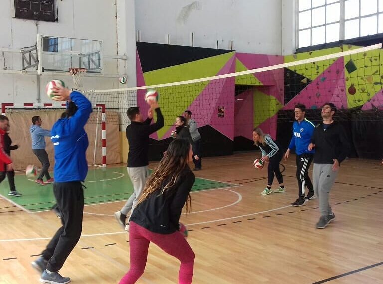 Se realizó una importante jornada de capacitación sobre mini-voley (Videos)