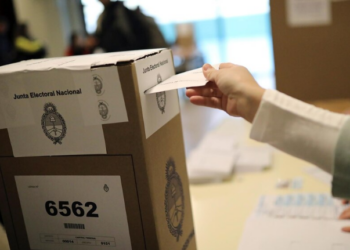 La Junta Electoral bonaerense ordena garantizar la labor periodística en los centros de votación