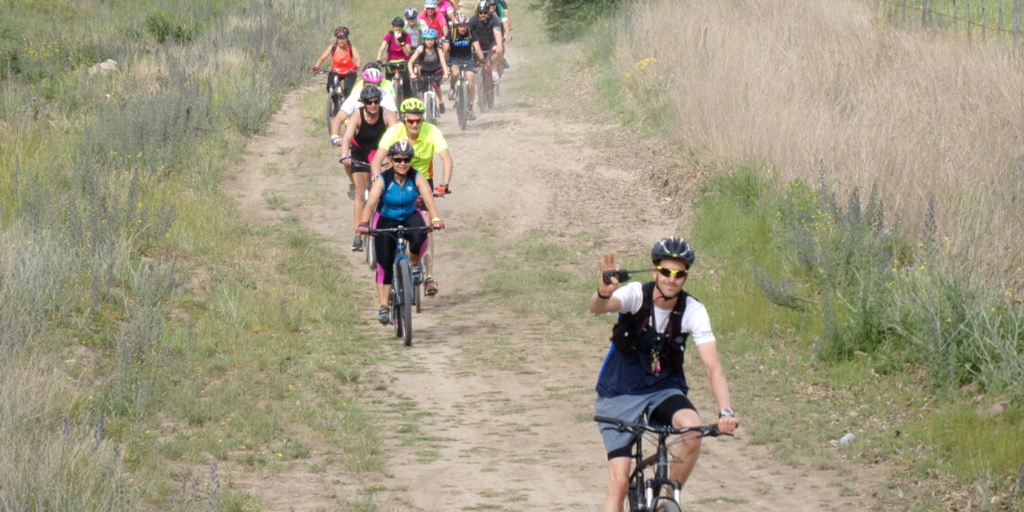 Unos 180 ciclistas disfrutaron del 4º Cicloturismo de Tornquist (Video)