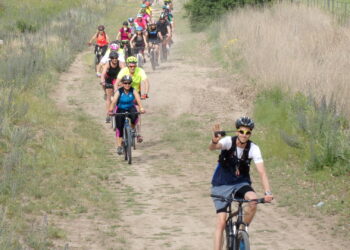 Unos 180 ciclistas disfrutaron del 4º Cicloturismo de Tornquist (Video)