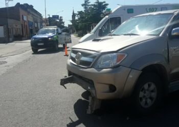 Choque en pleno centro de la ciudad (fotos y video)
