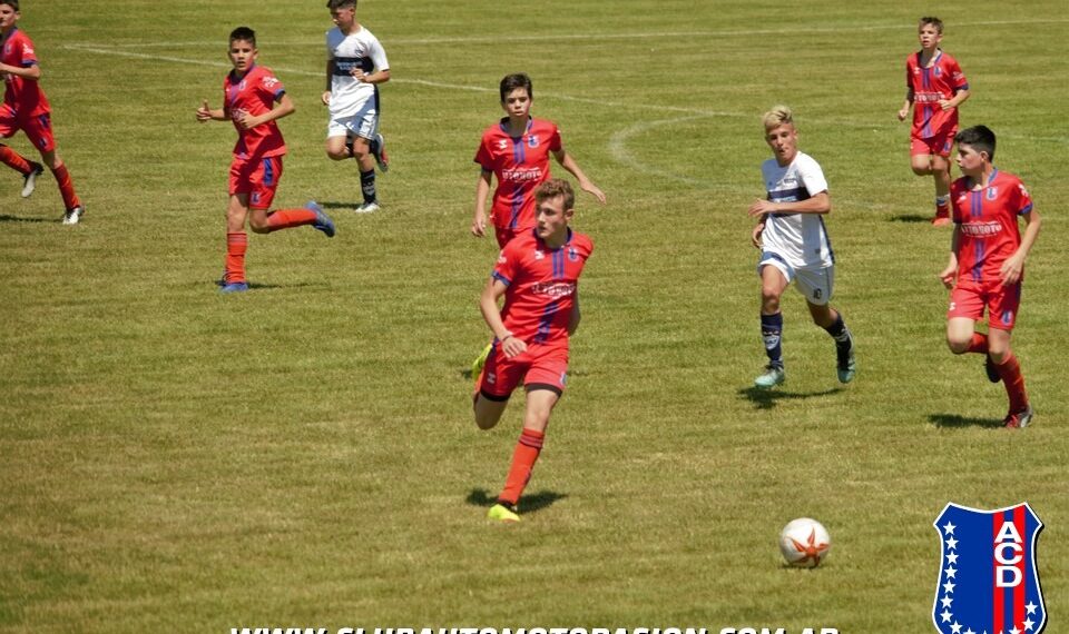 Juan Salazar: “Se viene trabajando bien en el club y por eso somos protagonistas” (Nota)