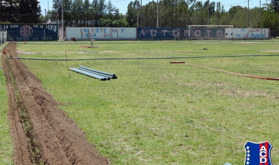 Comenzó la instalación del riego automático a las canchas auxiliares de Automoto (Video)