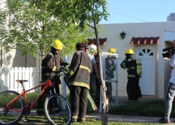 Principio de incendio en una vivienda de la primera cuadra de Carbone