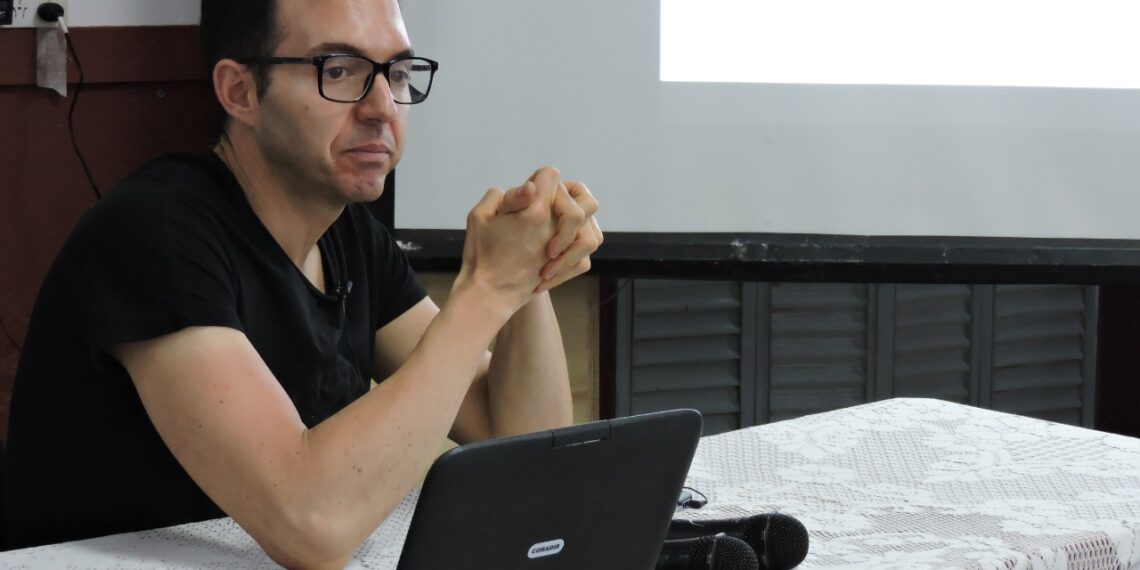 Se llevó a cabo la charla “Cómo Ernesto miró a Tornquist”