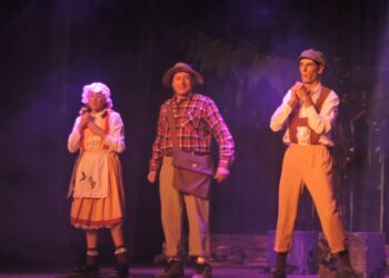 Presentación a sala llena del Grupo Municipal de Teatro “Los Rodolfo”