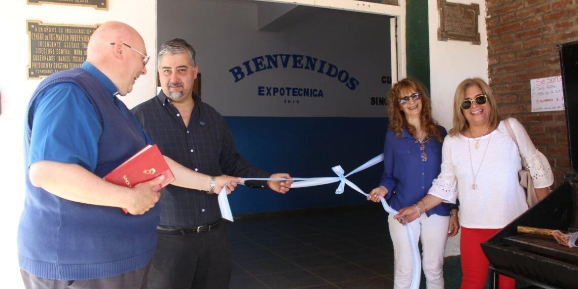 Jornada de puertas abiertas en el Día de la Educación Técnica (fotos y videos)