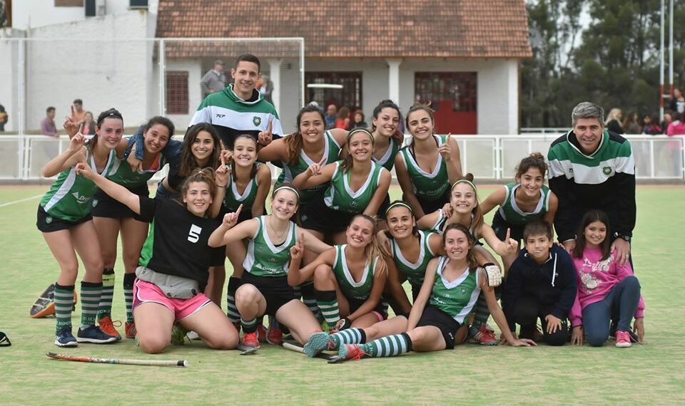HOCKEY: LAS LOBAS CAMPEONAS DE LA COPA DE BRONCE (FOTOS)