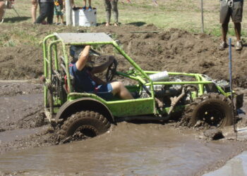 La travesía se vive a pleno con un buen parque automotor en Paso Don Adile