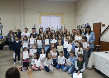 Se realizó la muestra anual de la Academia “Arte y Color” (Nota)