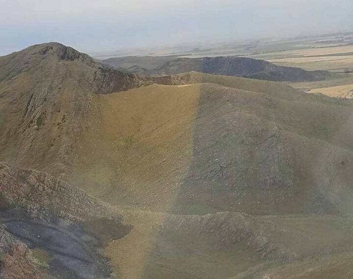 El trabajo de los bomberos voluntarios junto a la lluvia permitió extinguir el fuego