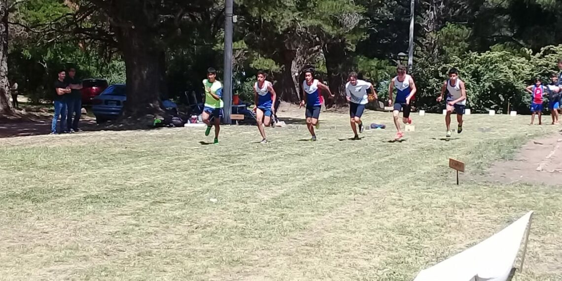 Escuela Municipal de Atletismo: Notas y resultados de la competencia realizada en Villa Ventana