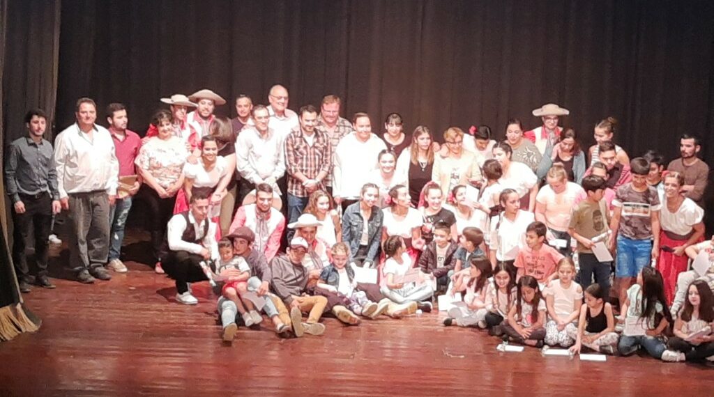 Exitoso cierre de año de la Escuela Folklórica Municipal