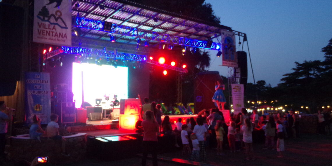 Hoy es el cierre de la 28º edición de la Fiesta Provincial de Las Golondrinas en Villa Ventana