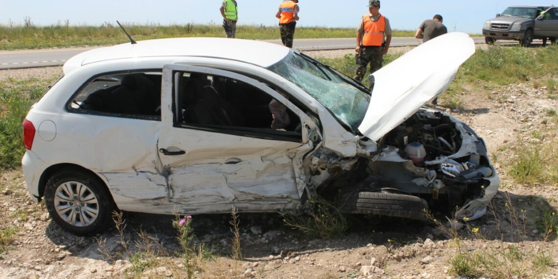 Heridos leves en el choque de dos vehículos en la ruta 33