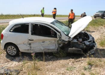 Heridos leves en el choque de dos vehículos en la ruta 33