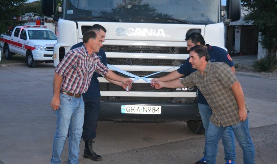 Bomberos incorporó nueva unidad, inauguró la sala de guardia y presentó el proyecto edilicio