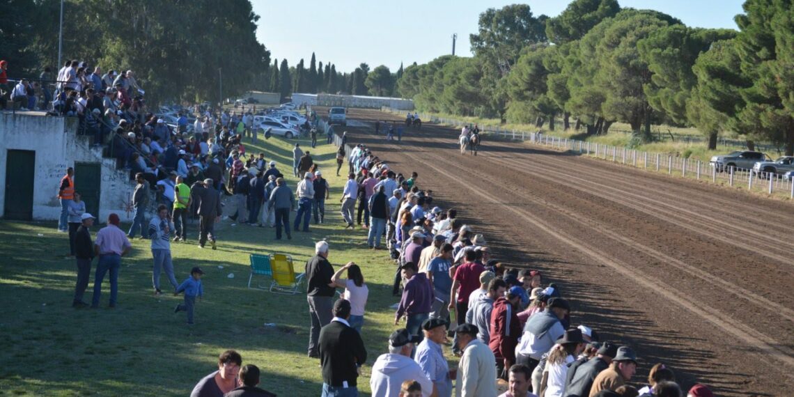 Este domingo vuelve el Turf a Tornquist (Programa de carreras)