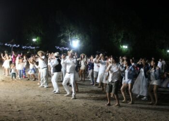 3º Gran Fiesta de Luna y Blanco “Una Noche Excepcional”