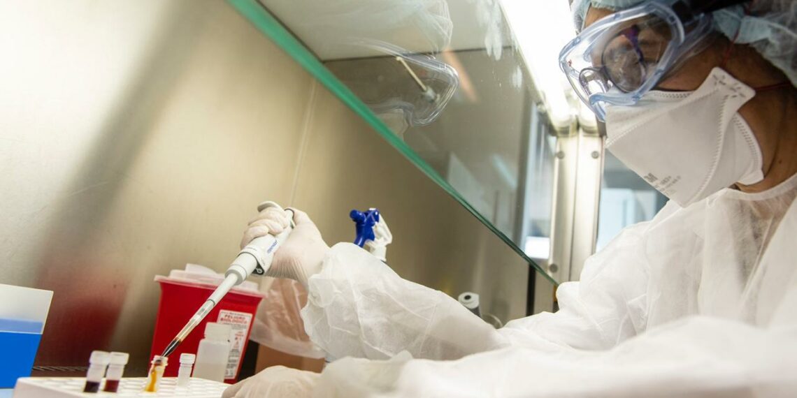 El Presidente se reunió con científicos del ANLIS Malbrán quienes realizaron un importante avance en la lucha contra el coronavirus