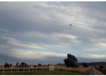 Un detenido por violar la cuarentena volando (video)