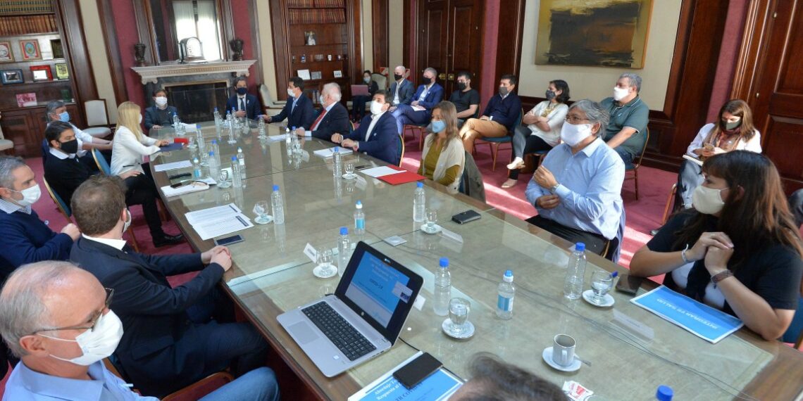 Los comités operativos de emergencia de la Nación y la Provincia se reunieron en La Plata