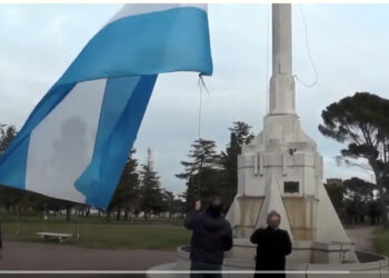 25 de Mayo: Izamiento del Pabellón Nacional y nuevas medidas en el distrito