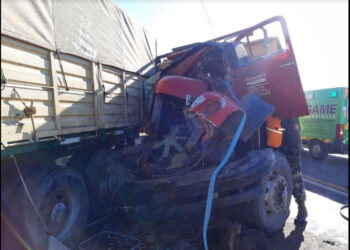 Choque de camiones en la Ruta 33 con una persona atrapada (video y  fotos)