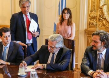 El Gobierno extendió la prohibición de cortar servicios hasta fin de año