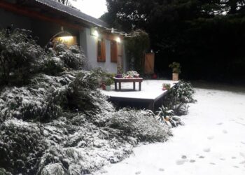 La nieve se hizo presente en la Comarca Serrana (Videos y Fotos)
