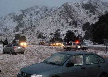 Recomiendan a vehículos transitar con precaución por nevadas