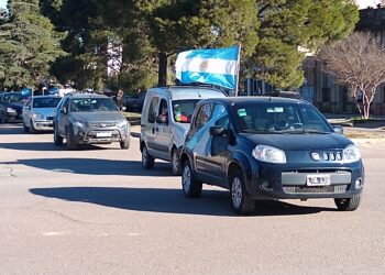 Vecinos de Tornquist se sumaron al bocinazo contra el Gobierno Nacional (Videos y Fotos)