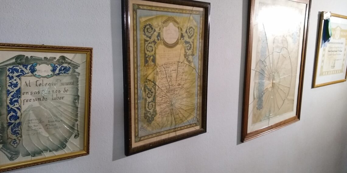 VANDALISMO: Importantes destrozos en la Unidad Académica “Ernesto Tornquist” (Video y Fotos)