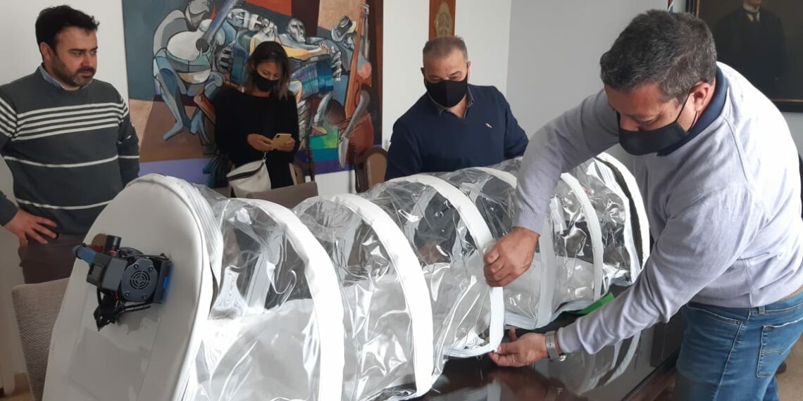 Agradecimiento a la empresa Francisco Lonas SRL. por la entrega de una capsula de traslado para enfermos de COVID19