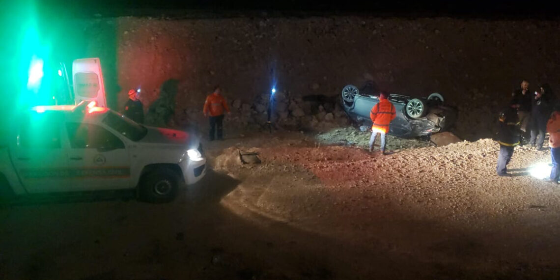 Se distrajo y terminó dando tumbos en la banquina en el km. 39 de la Ruta 33