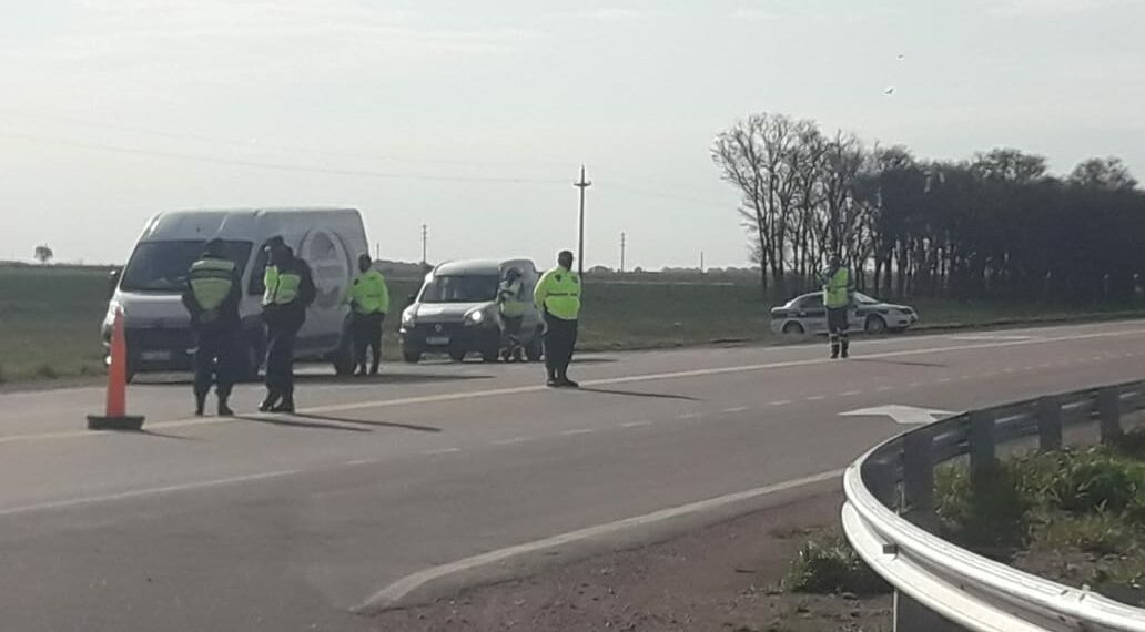 Realizan un amplio operativo de interceptación vehicular en el km. 69 de la Ruta 33