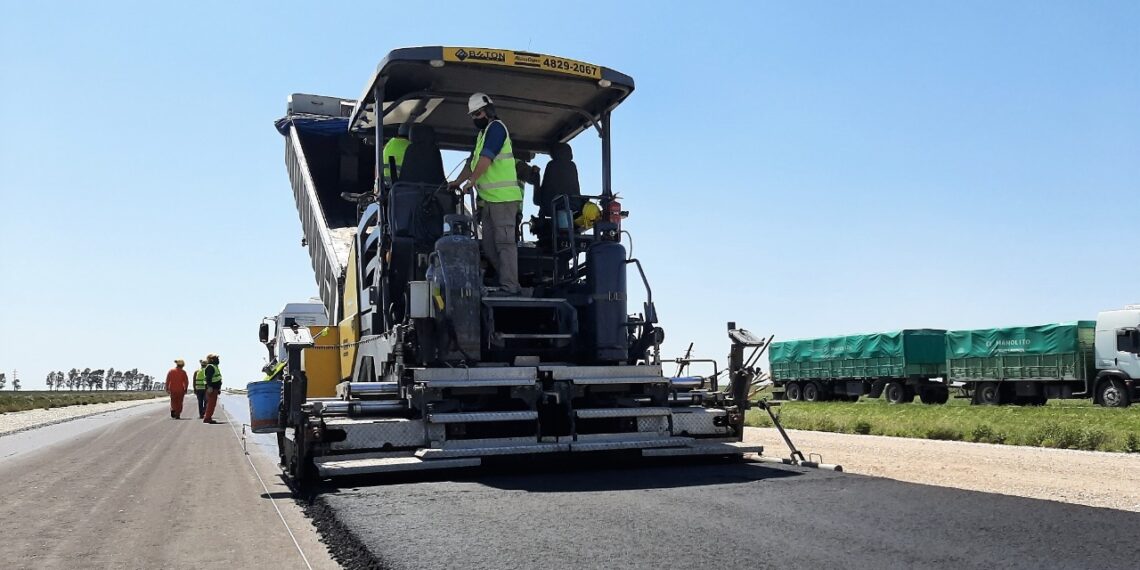 Iniciaron la pavimentación del tramo Bahía Blanca – Tornquist de la RN 33