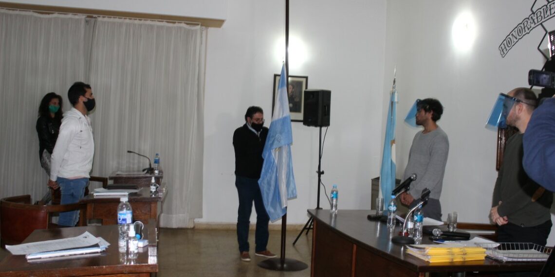 El HCD. sancionó una nueva ordenanza para la Tenencia Responsable de Mascotas (Hablan en el recinto Viviana Montibeller y Mónica Sagredo)