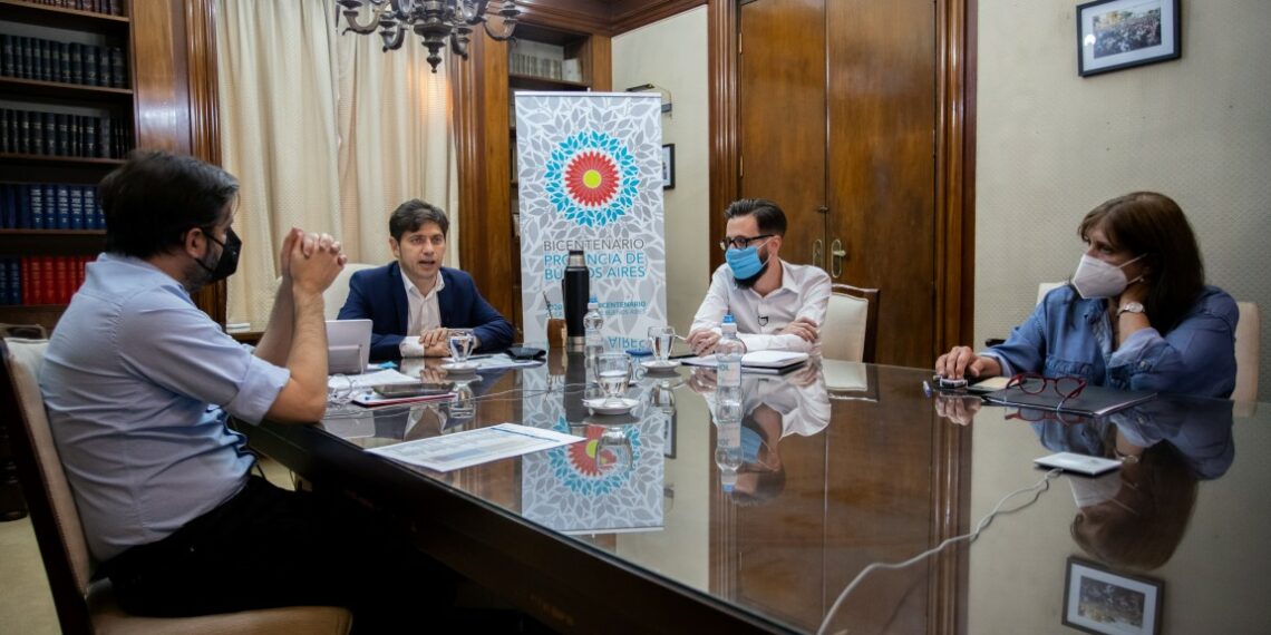Kicillof y Simone firmaron convenios para 71 obras de infraestructura en 44 municipios bonaerenses