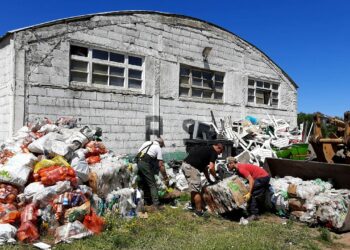 Entregaron más de 11 toneladas de material reciclado