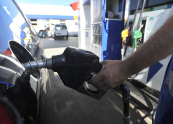 A partir de hoy los combustibles de YPF aumentaron un 2,5 % su valor