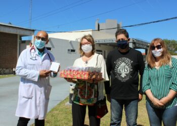 La Asociación Española entregó reconocimientos a los agentes de salud (video, fotos y notas)